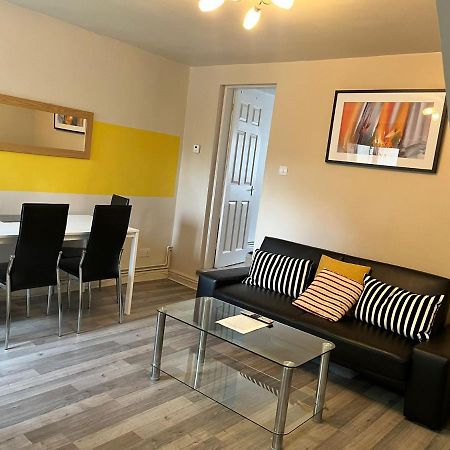 Swindon Home From Home 2 - Entercloud9Sa المظهر الخارجي الصورة