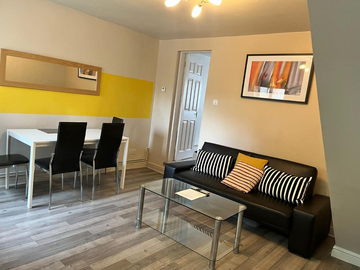 Swindon Home From Home 2 - Entercloud9Sa المظهر الخارجي الصورة