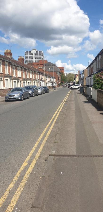 Swindon Home From Home 2 - Entercloud9Sa المظهر الخارجي الصورة